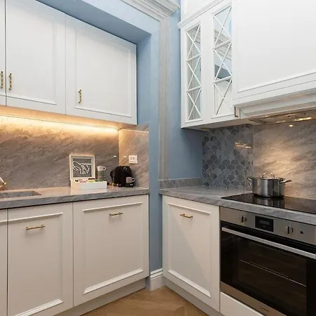 Blue - Pitti Place *